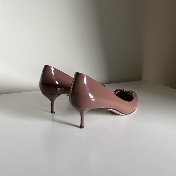 Gucci Brown Patent Leather Bow Heels - Picture 7 of 16